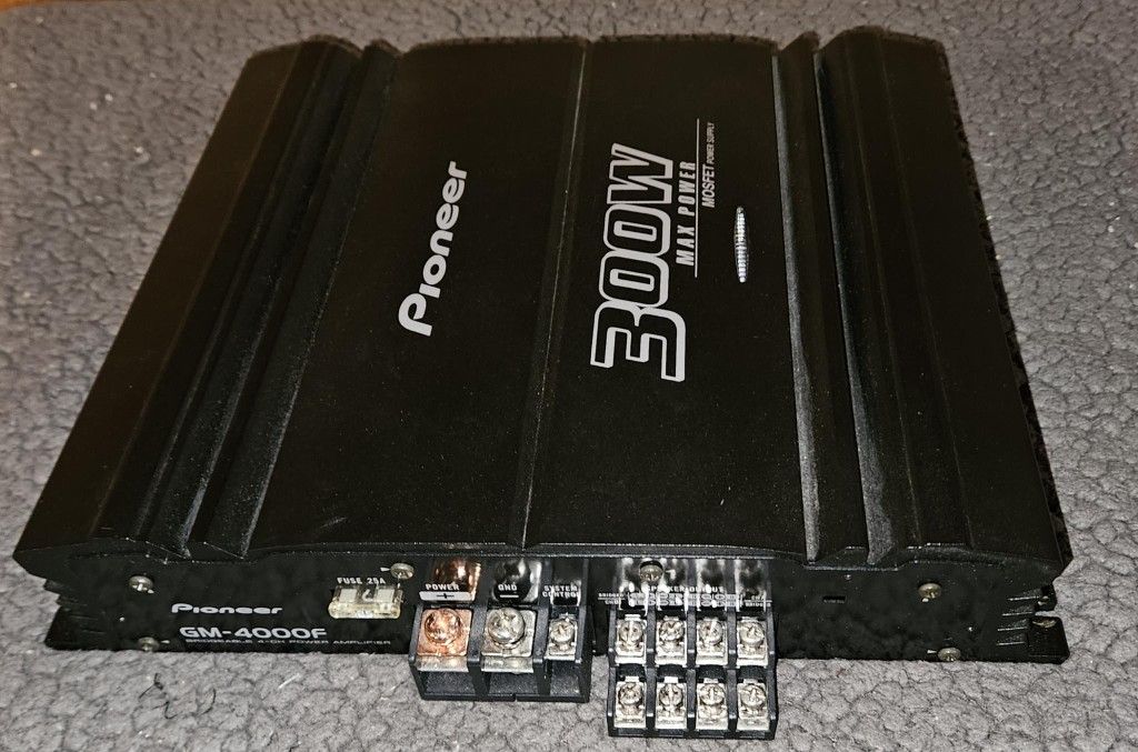Pioneer 300Watt 4-channel amplifier model: GM-4000f for Sale Pioneer 300Watt 4-channel amplifier model: GM-4000f for Sale