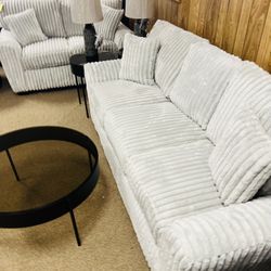 Stylish Stunning Cozy Couch! 