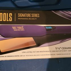 NEW Hot Tools Signature Series 1 1/2" ceramic digital flat iron, high heat 450°, professional reliability, fast + smooth results. East, west or north.