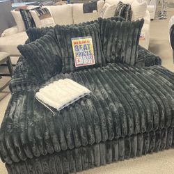 Stunning Customizable Chaise Lounge 🖤✨ $1299