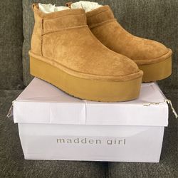 Madden Girl Women Embrace Platform Booties
