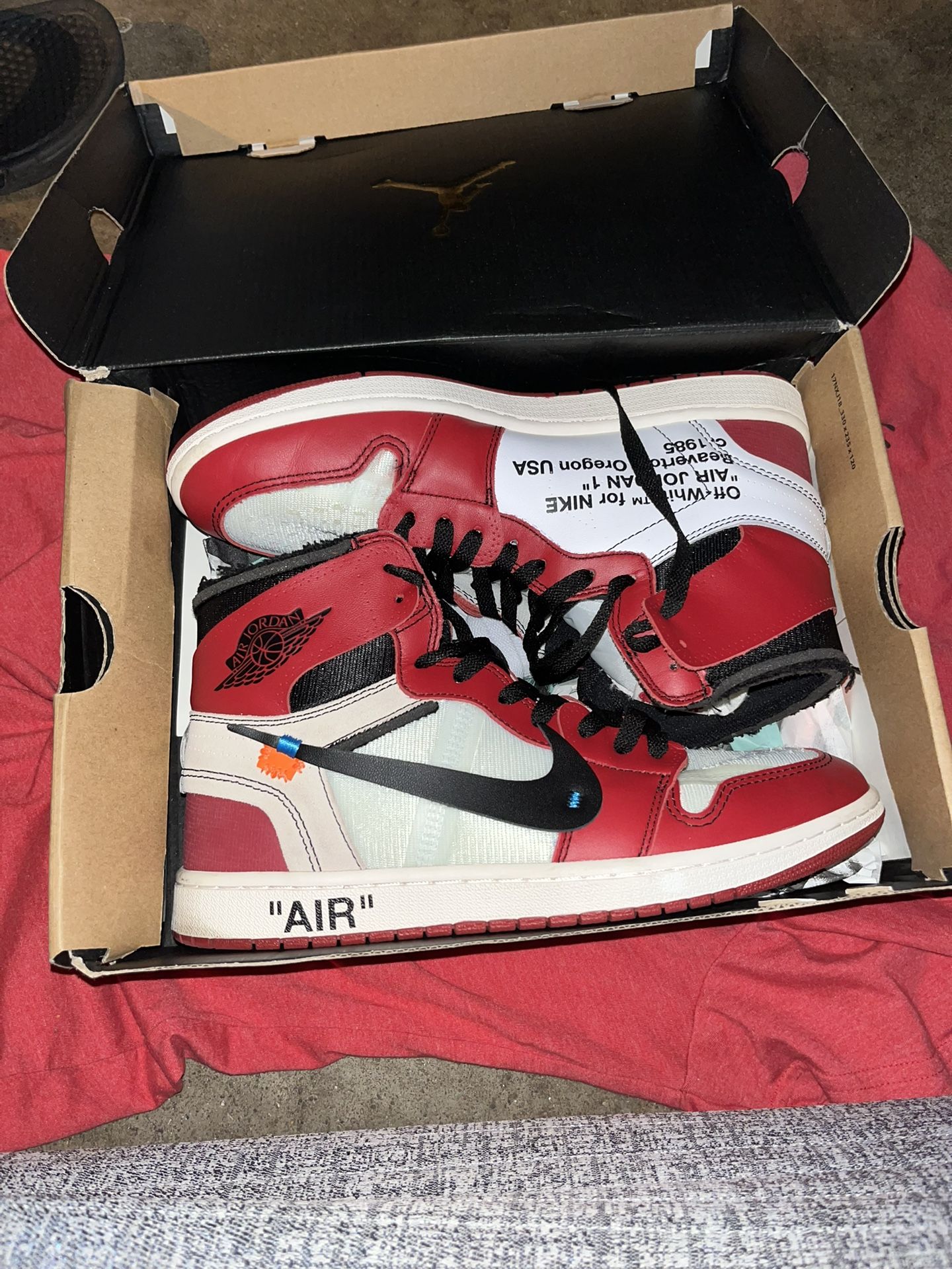 Offwhite Jordan 1 Chicagos