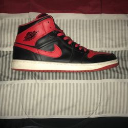 Jordan 1 mid Alternative bred