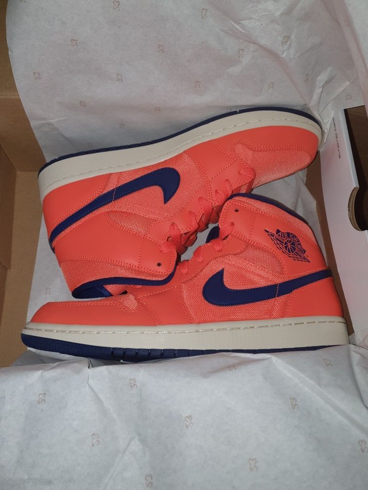 Air Jordan Mid Turf Orange