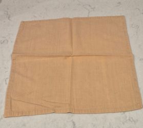 Beige cloth napkins, 4 count