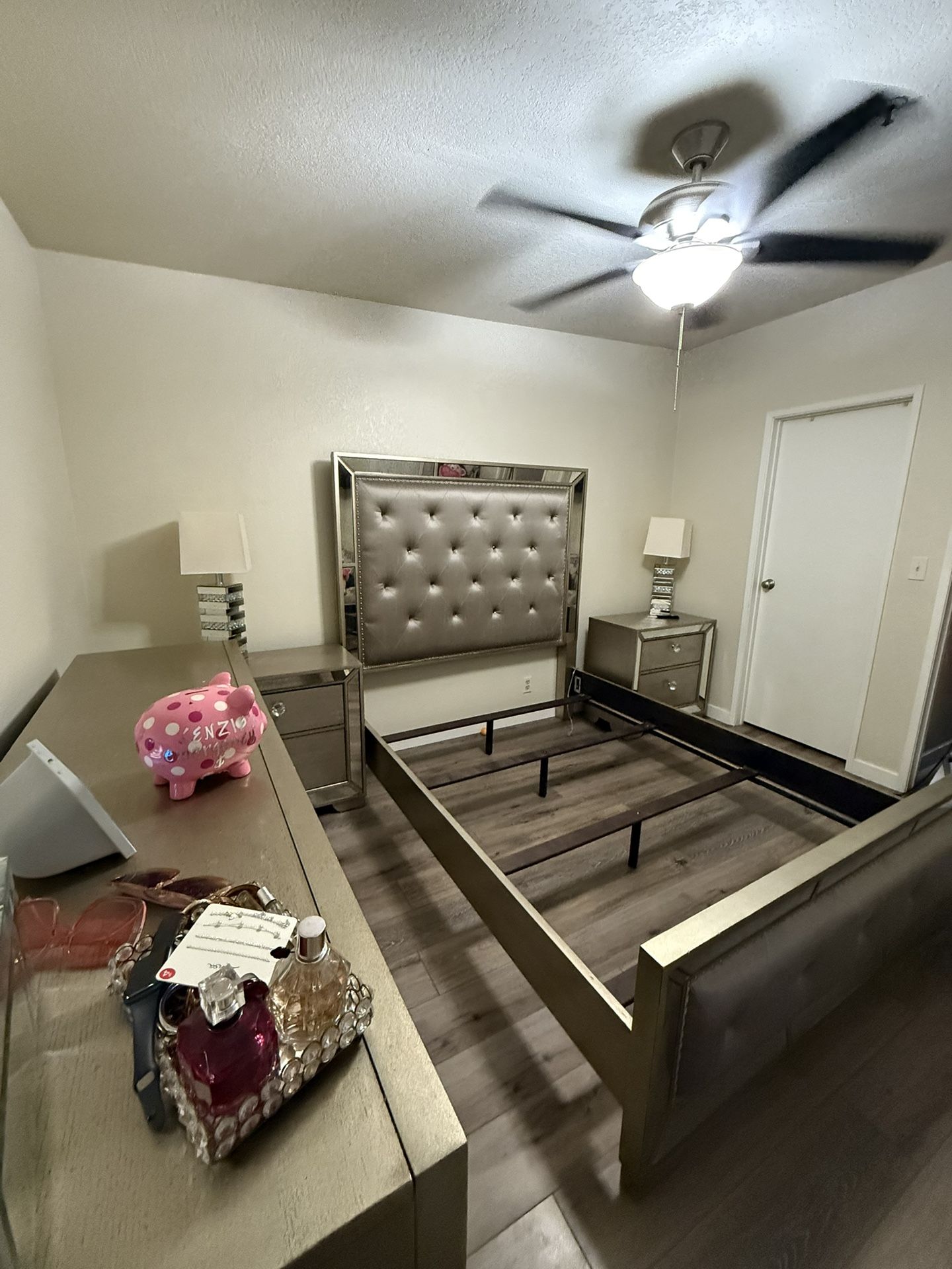 β¨ Elegant Bedroom Set β Bed Frame, Headboard, Footboard, 2 Nightstands, Dresser & 2 Lamps β¨