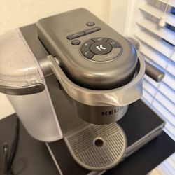 Keurig K-Café® Special Edition Single Serve Coffee Latte & Cappuccino Maker 