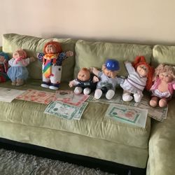 CABBAGE DOLL COLLECTION ( 7) DOLLS WITH CERIFICATES AND IN GOOD CONDITION