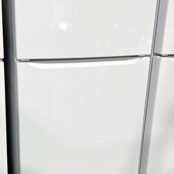 NEW 30” LG Top-Freezer Refrigerator