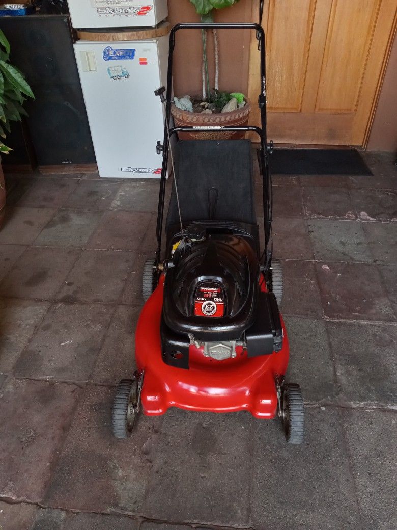 Lawn Mower Yard Machine 173cc