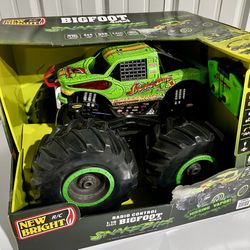 NEW Radio Remote Control Monster Truck Lights Sounds Vapor