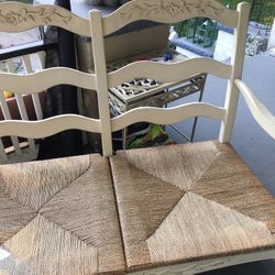 Loveseat , Solid & Wicker, Comes W Cushions & Pillows