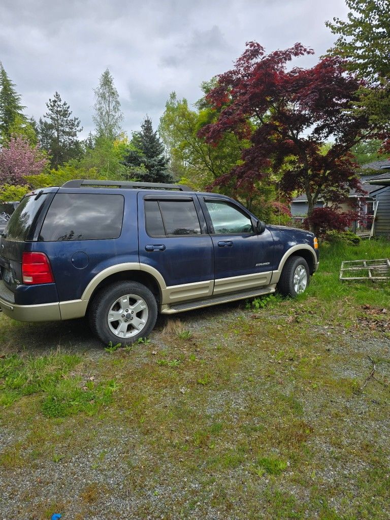2005 Ford Explorer