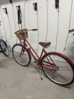 Solé “Kinney” Bike + Wicker Basket & Lock