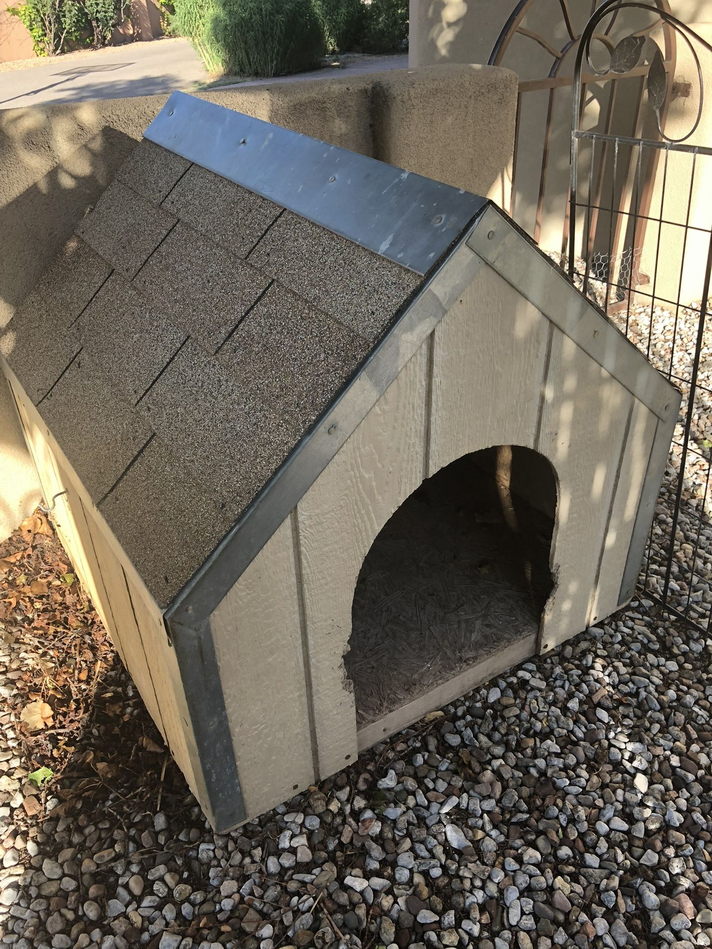 Dog house and Pet Kennel