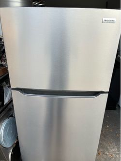 REFRIGERATOR FRIGIDAIRE 30”