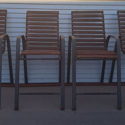 4 Bar Stools 