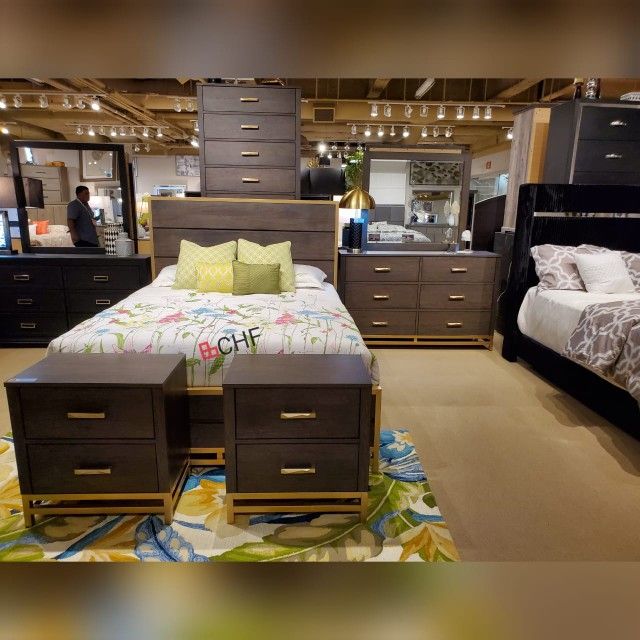 4 Piece Queen / King Size Bedroom Set ( Included Bed Frame , Dresser , Mirror , Nightstand )