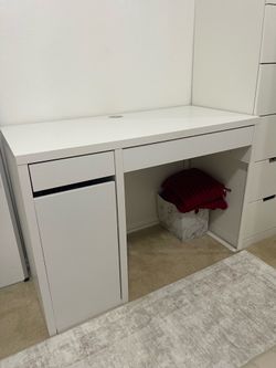 White Desk