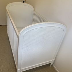 Delta Children Madeline Baby CRIB White With Cane Detail!