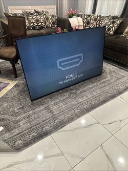 $185 FIRM !!!!! 70 in onn. Roku TV ! No remote