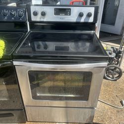 clean whirlpool stainless steel 30” electric stove.$180 delivered installed.$130 pickes up.4 Month warranty 