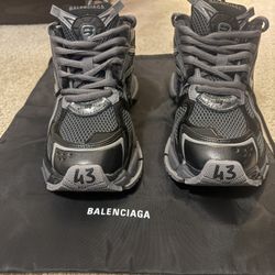 Grey balanciaga runners 