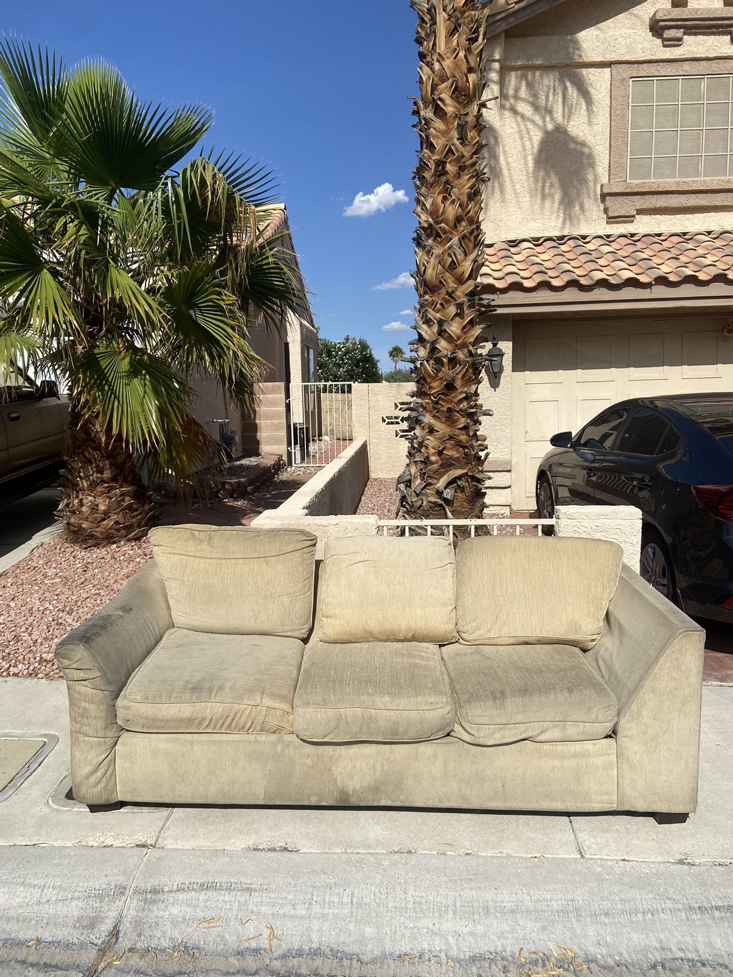 FREE COUCH