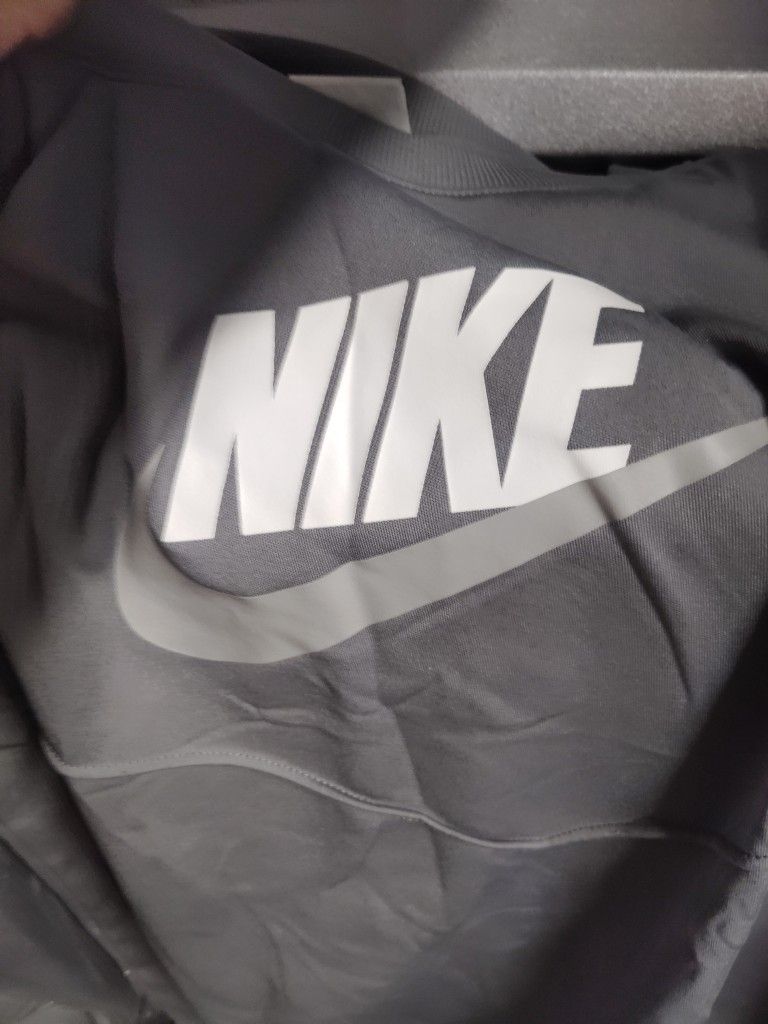 Nike Sweater Kids Size Large
