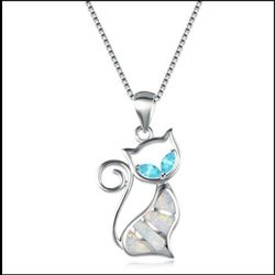 Pretty sitting kitty necklace