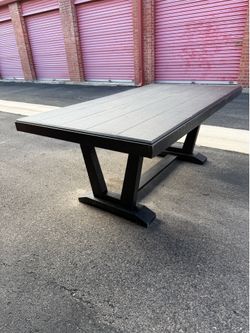 Beautiful Dining Table - No Hardware