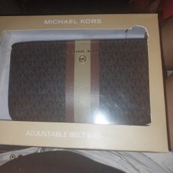Micheal Kors Belt And Bag