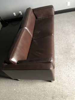 Modern leather couch - Immediate Sell