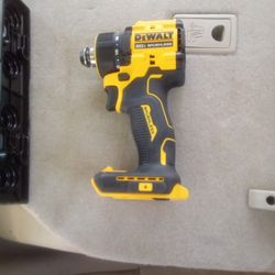 Dewalt20 Volt Brushless Atomic Driver W/5 Interchangeable Heads