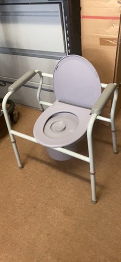 SB bedside toilet and bathroom safety items