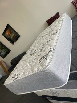 Twin mattress