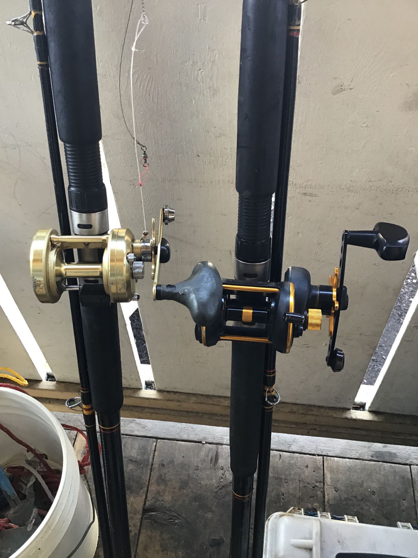 Fishing reels