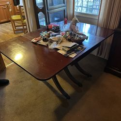 Vintage Solid Wood Dining Table with Leaves & Chairs – Classic Quality