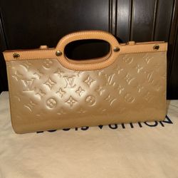 Louis Vuitton Hang Bag 