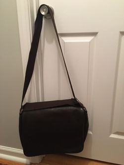 Dark brown leather Van Heusen Messenger Bag - travel carry on iPad bag - men or women