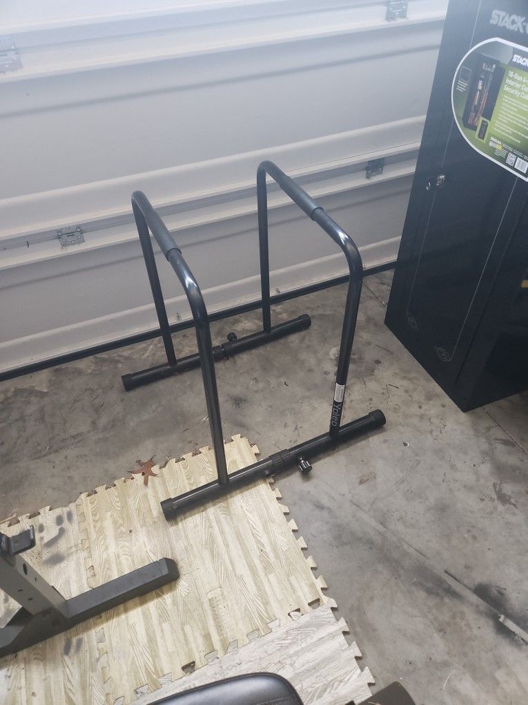 Yoleo Dip Station