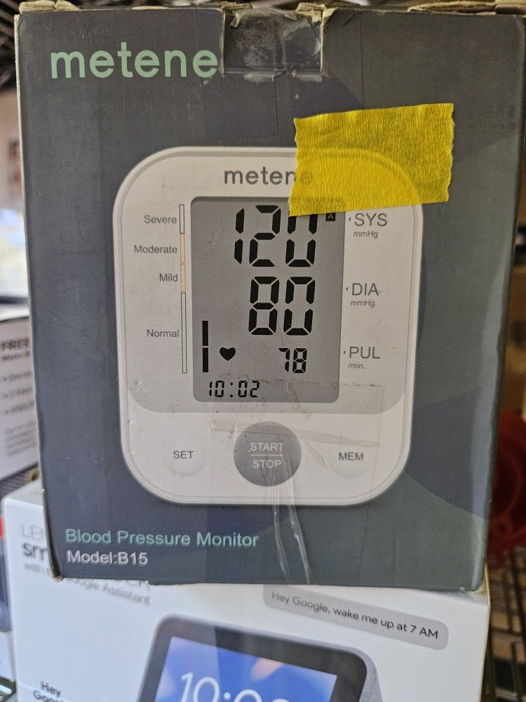 BLOOD PRESSURE MONITOR