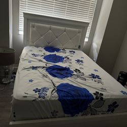 Furniture Bedroom, White Dresser And White Queen Bed 