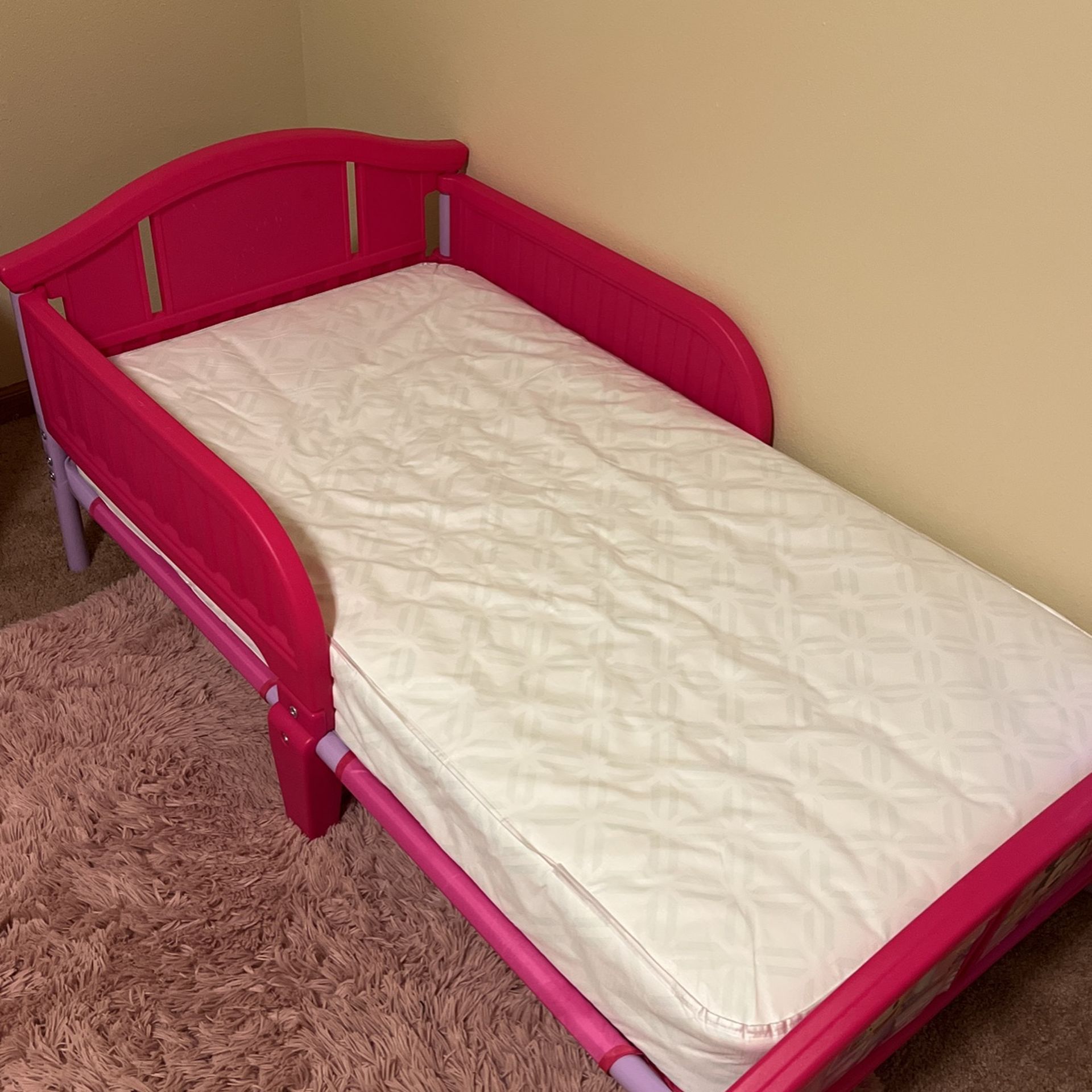 Mickey Mouse toddler Bed With Mattress