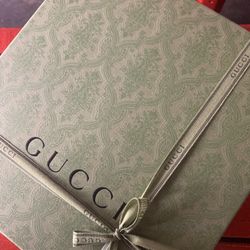 Gucci box