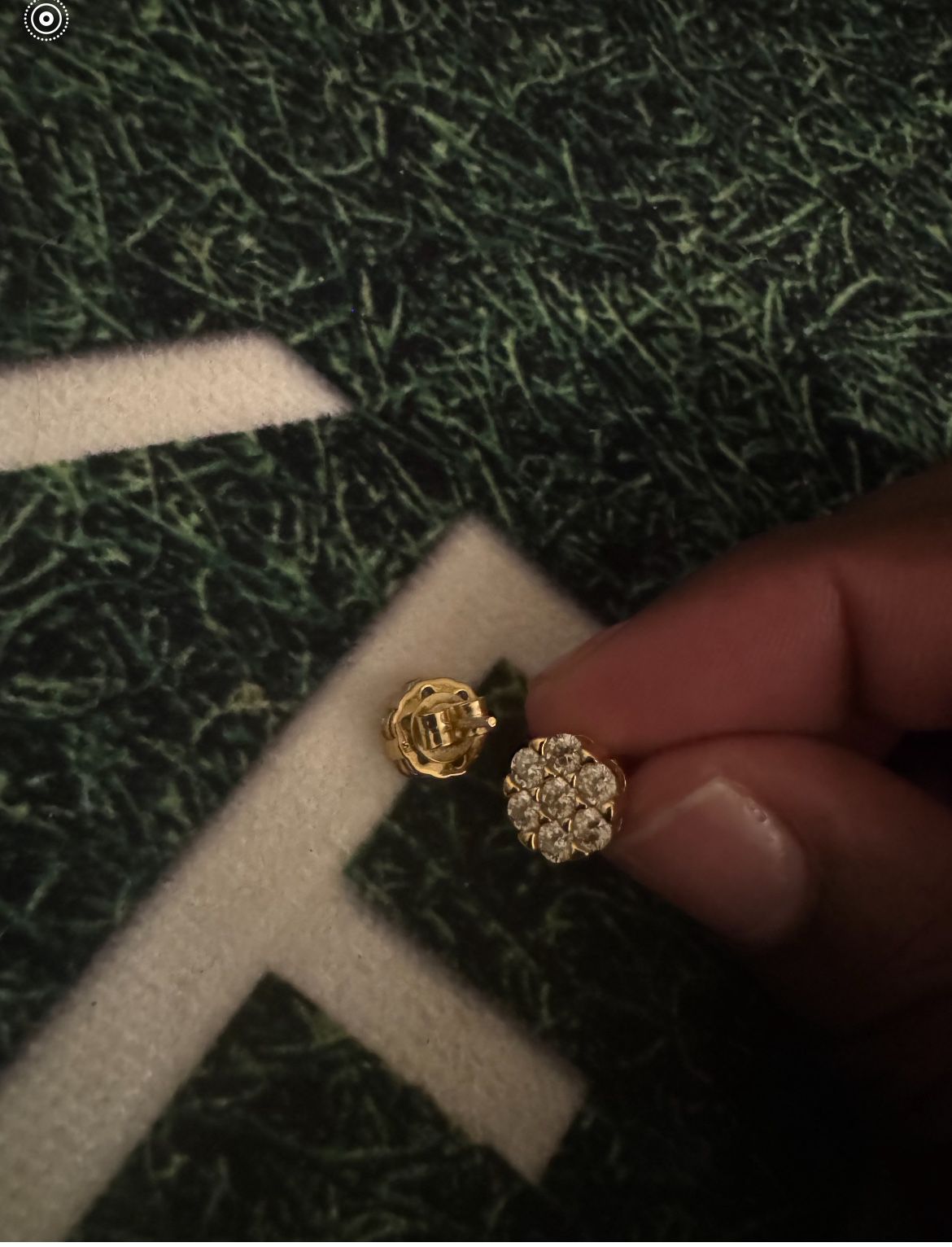 Beautiful Diamond gold  Earrings Shiny too 