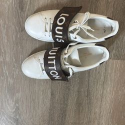 LV SHOES 71/2