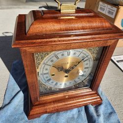 Howard Miller Mantel Clock with AT&T logo
model#: 612-437
unused
Howard Miller Graham Bracket Mantel Clock
Packing box size: 17x14.5x9.5H"
$300 OBO