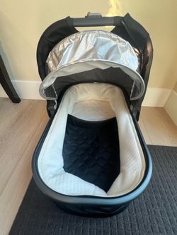 UPPAbaby Bassinet (Vista/Cruz) – Excellent Condition