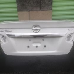 2016 2017 2018 Nissan Altima Sedan Trunk Lid OEM